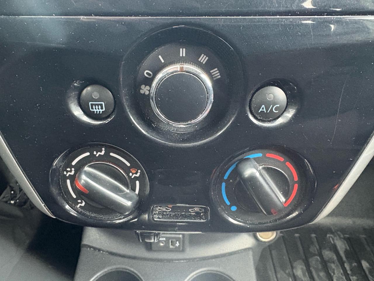 2018 Nissan Versa Note SL AUTO Photo