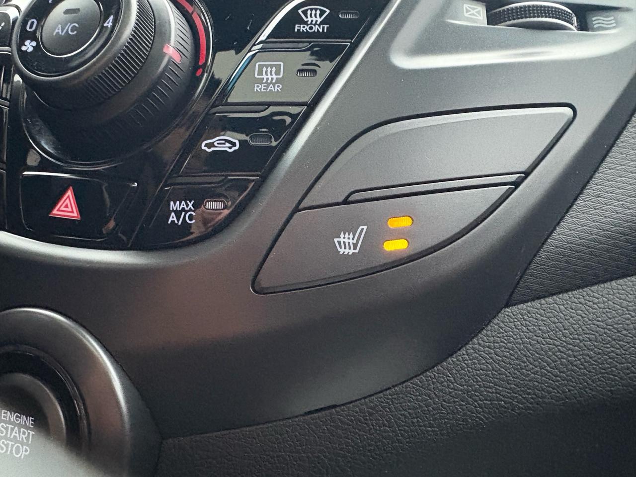 2016 Hyundai Veloster 3dr Cpe Man Turbo Photo