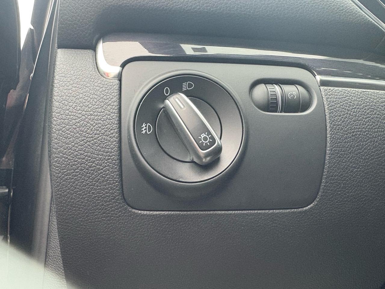 2011 Volkswagen Golf GTI 5dr HB DSG Photo