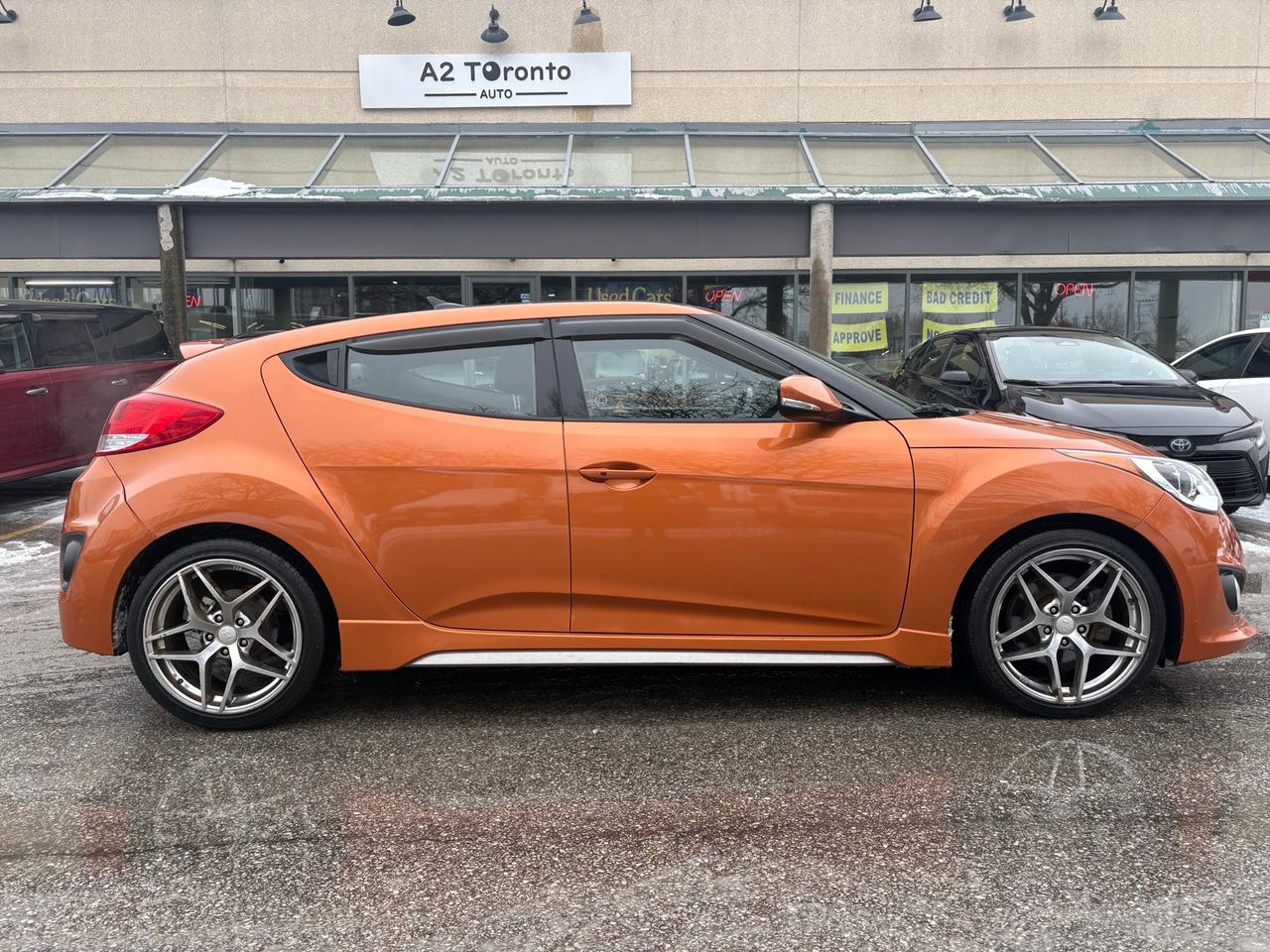 2016 Hyundai Veloster 3dr Cpe Man Turbo Photo3