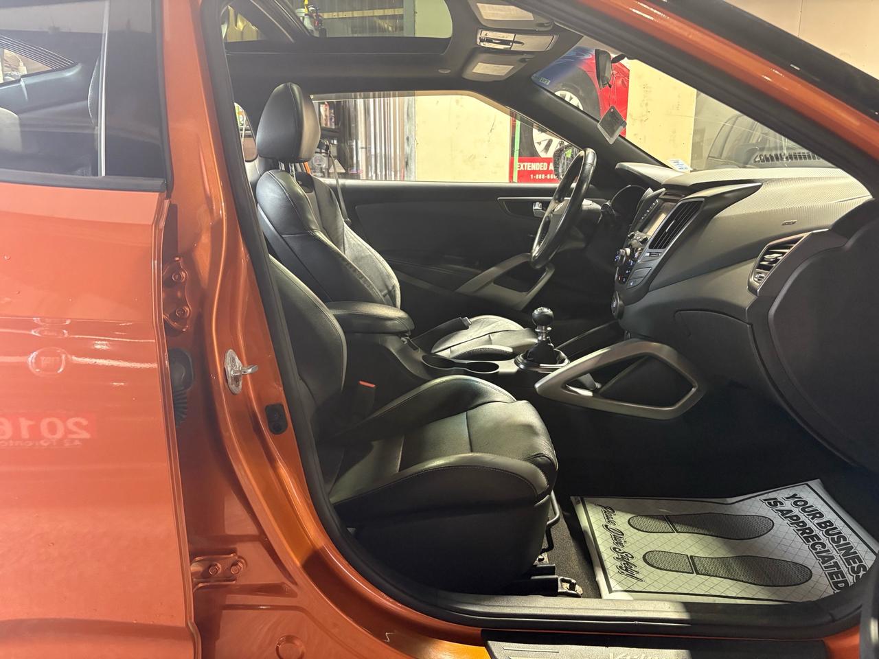 2016 Hyundai Veloster 3dr Cpe Man Turbo Photo
