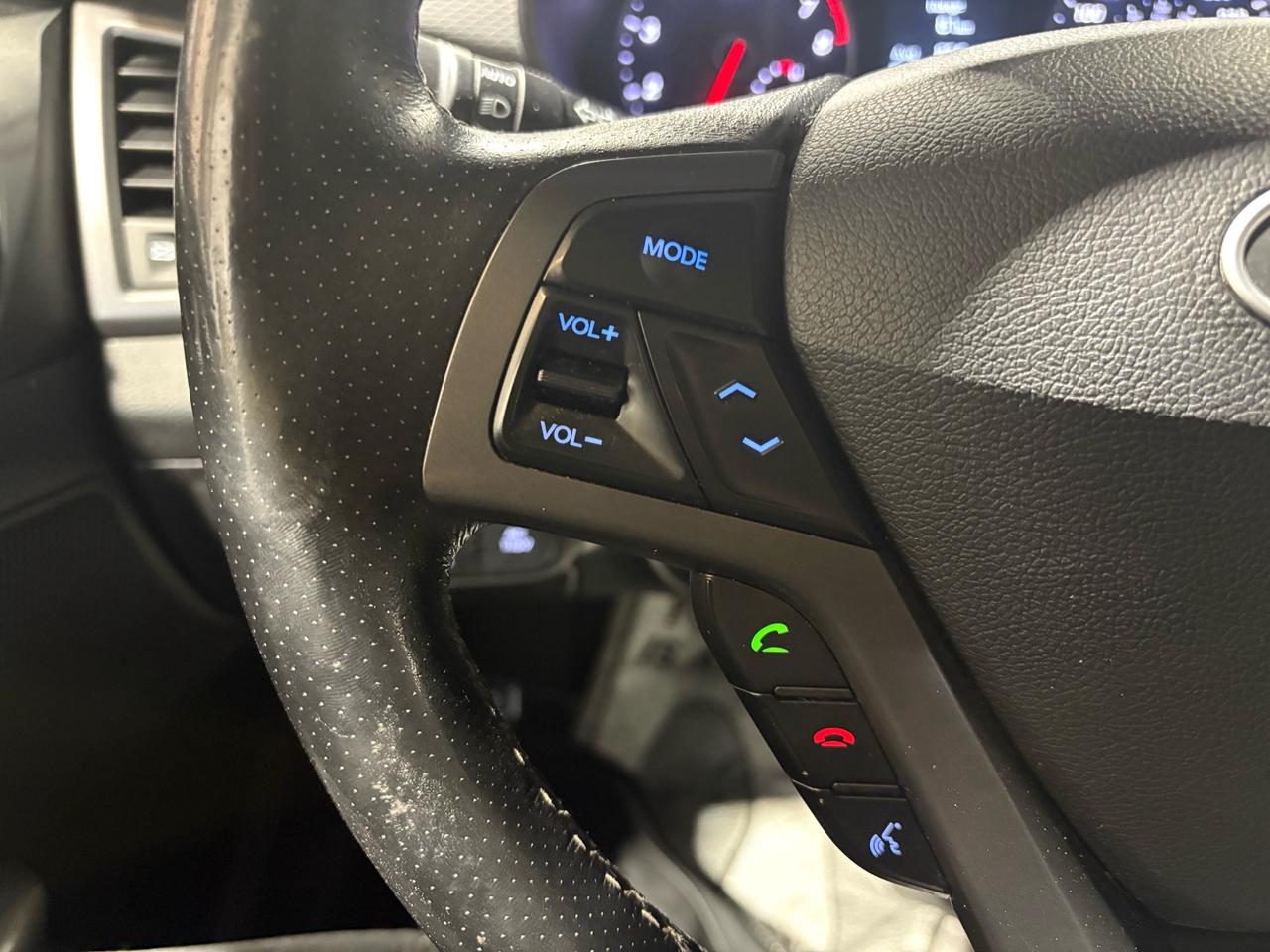 2016 Hyundai Veloster 3dr Cpe Man Turbo Photo