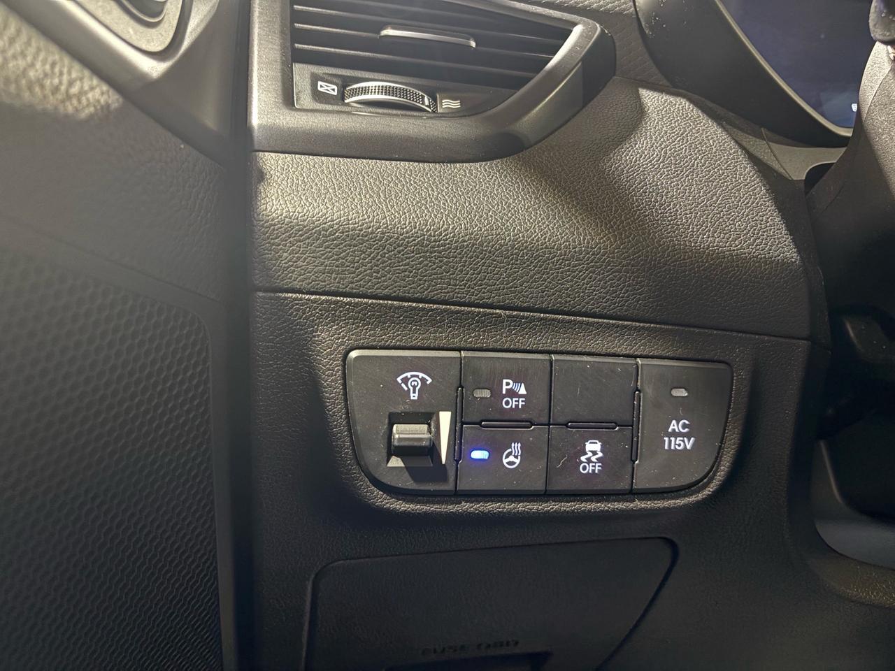 2016 Hyundai Veloster 3dr Cpe Man Turbo Photo