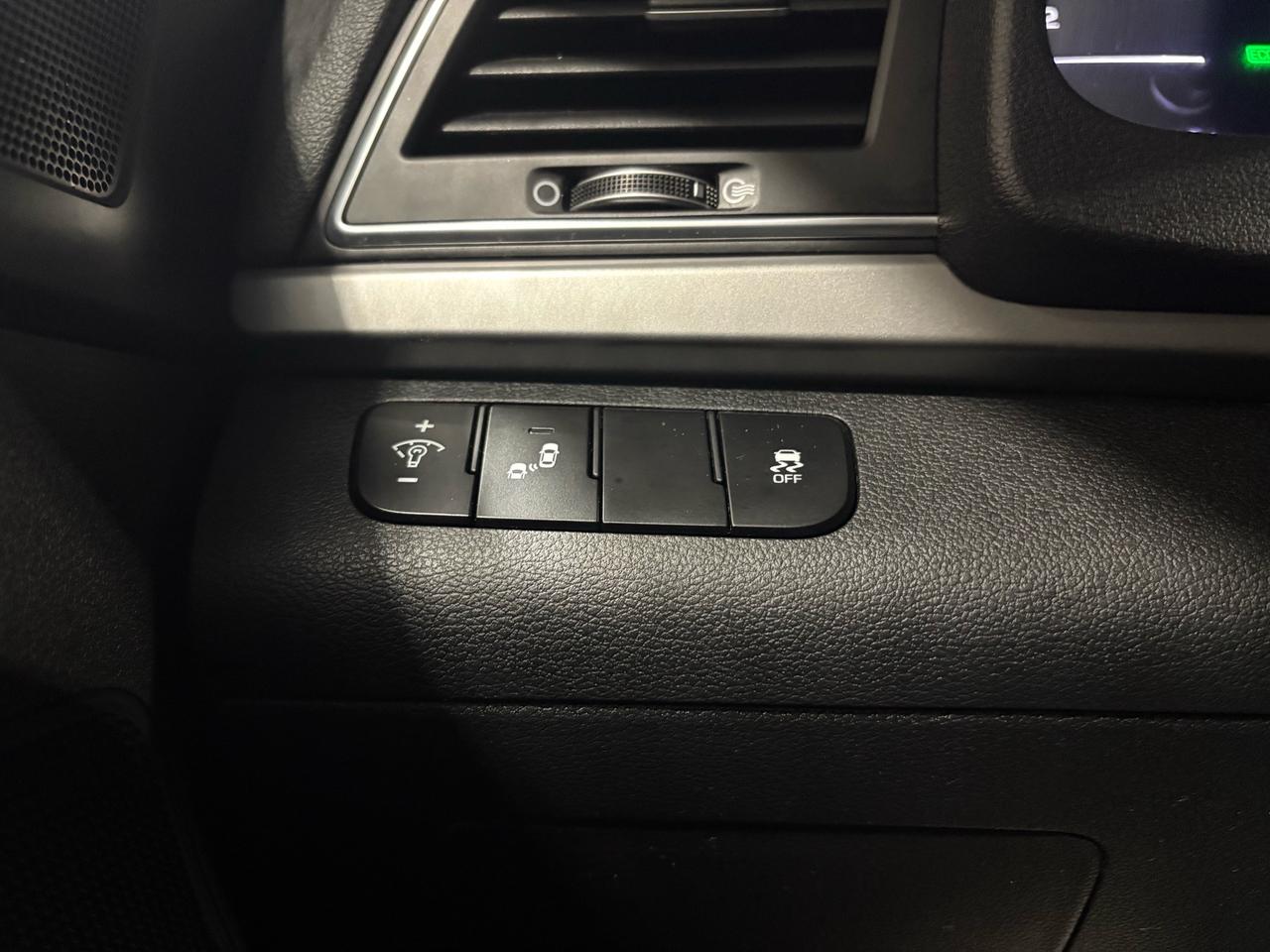 2017 Hyundai Elantra 4DR SDN AUTO GL Photo