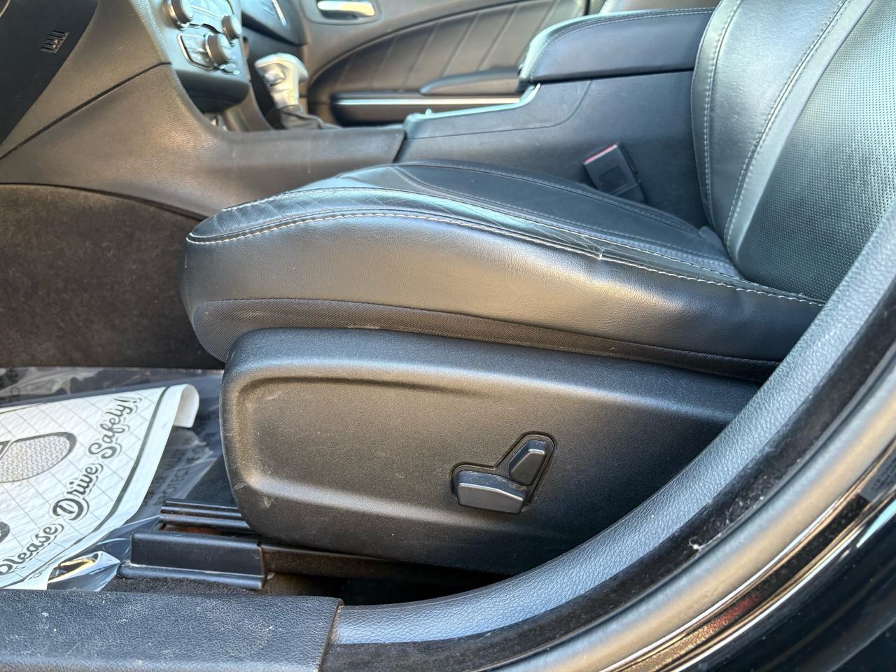 2016 Dodge Charger 4dr Sdn SXT AWD Photo