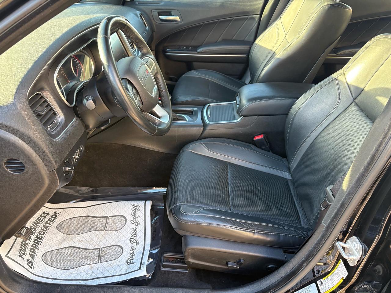 2016 Dodge Charger 4dr Sdn SXT AWD Photo