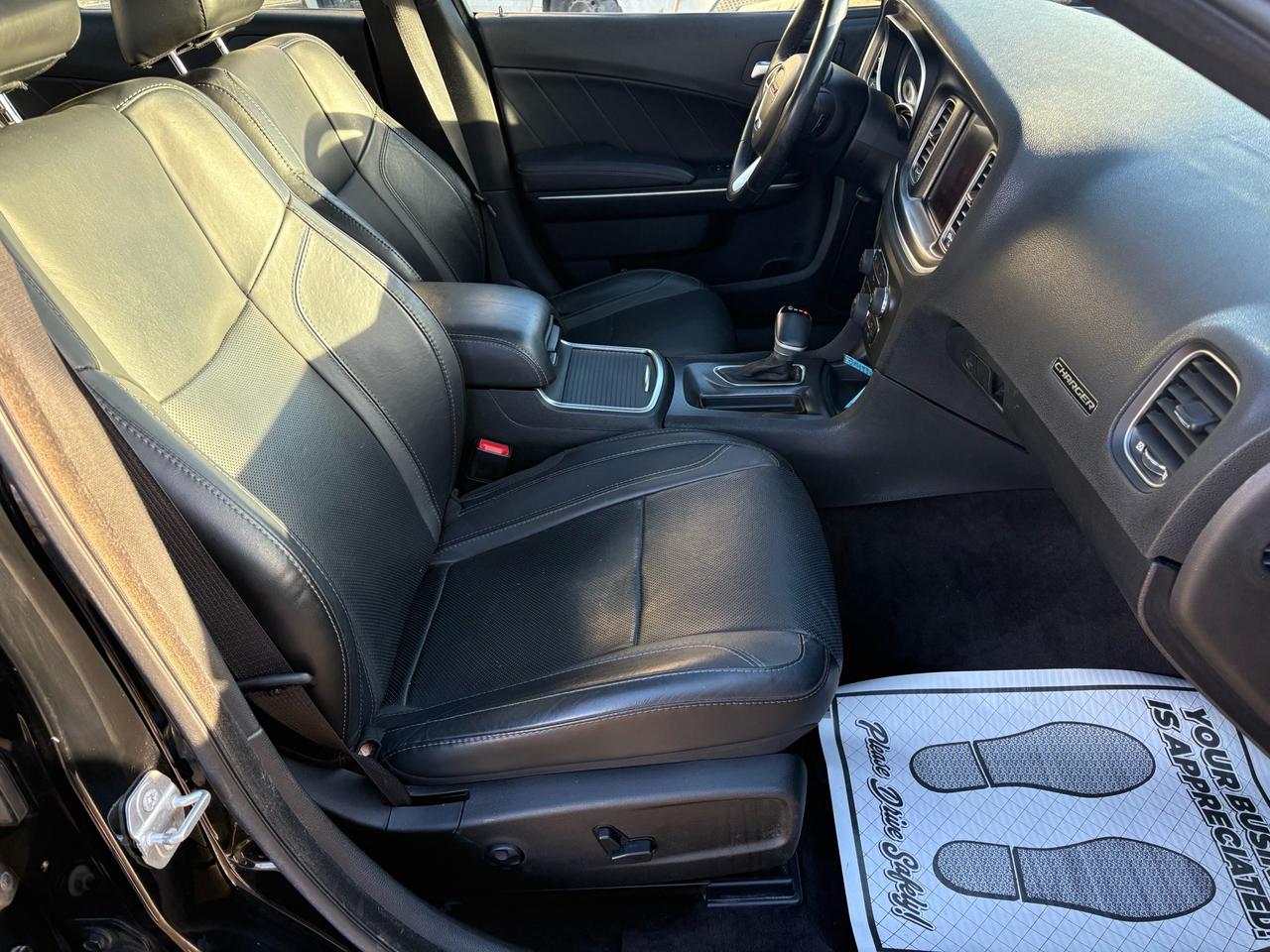 2016 Dodge Charger 4dr Sdn SXT AWD Photo