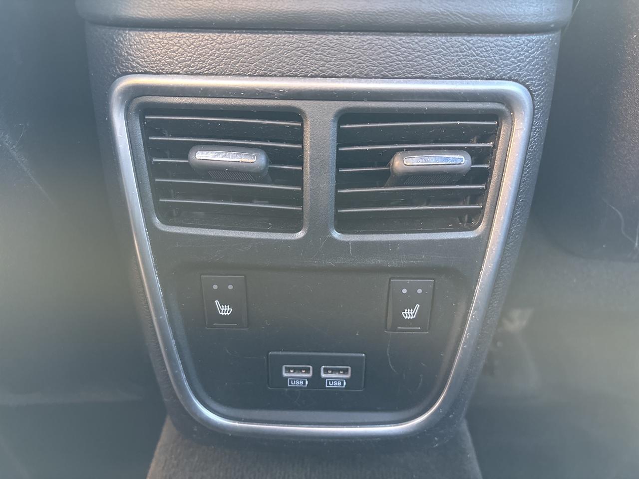 2016 Dodge Charger 4dr Sdn SXT AWD Photo