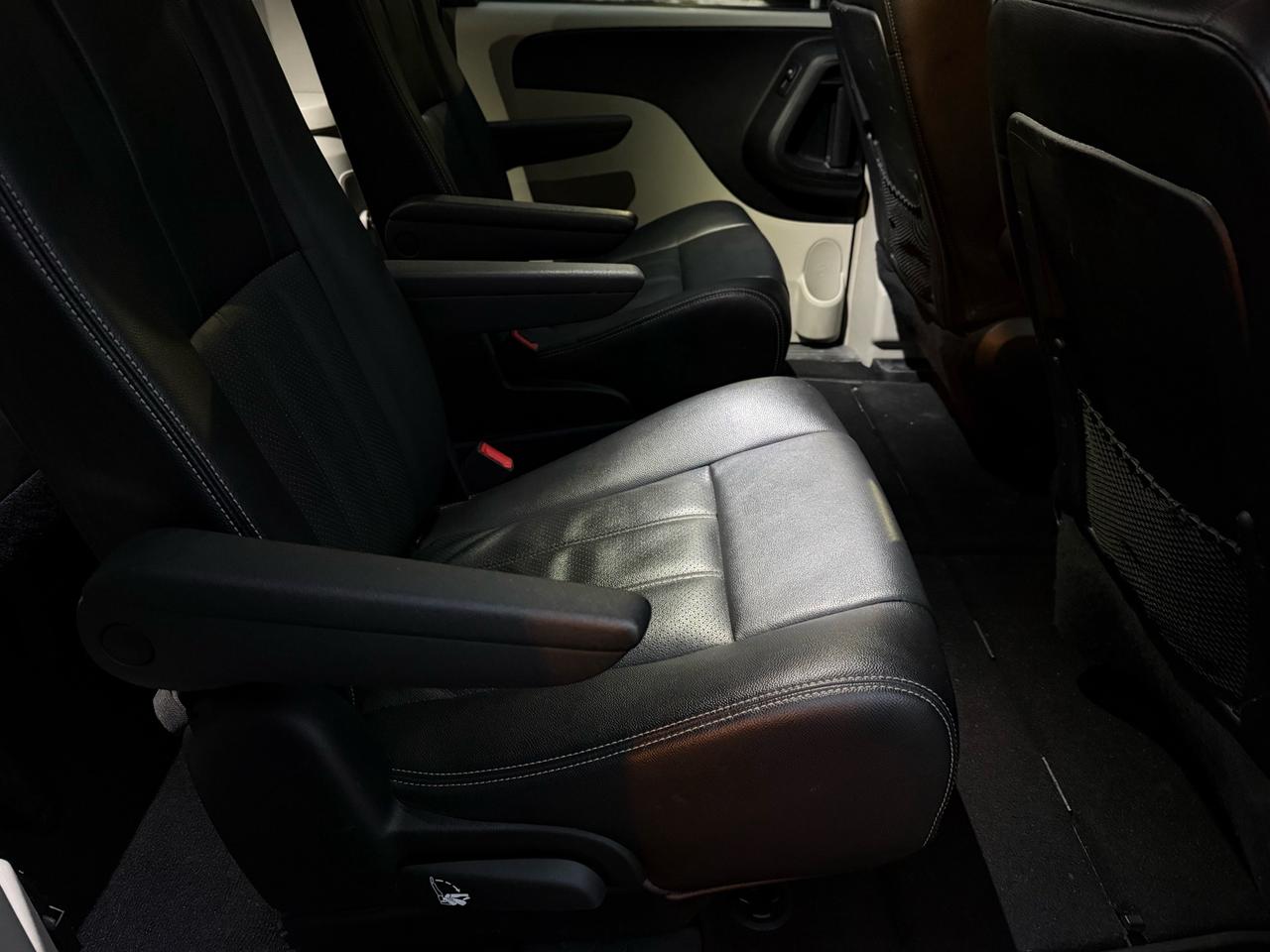 2015 Dodge Grand Caravan 4dr Wgn Crew Plus Photo