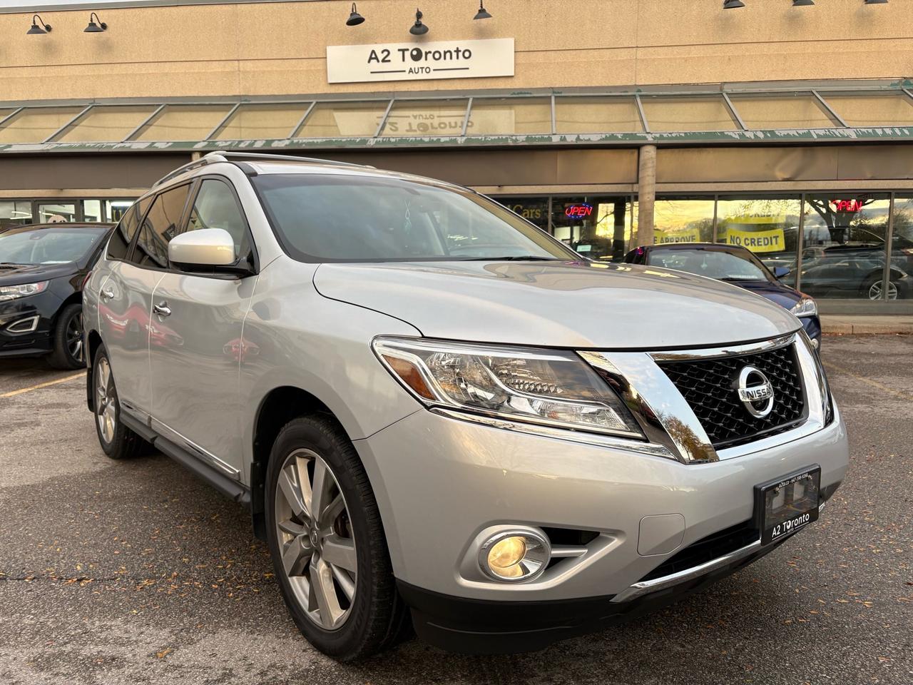 2014 Nissan Pathfinder 4WD 4DR PLATINUM Photo