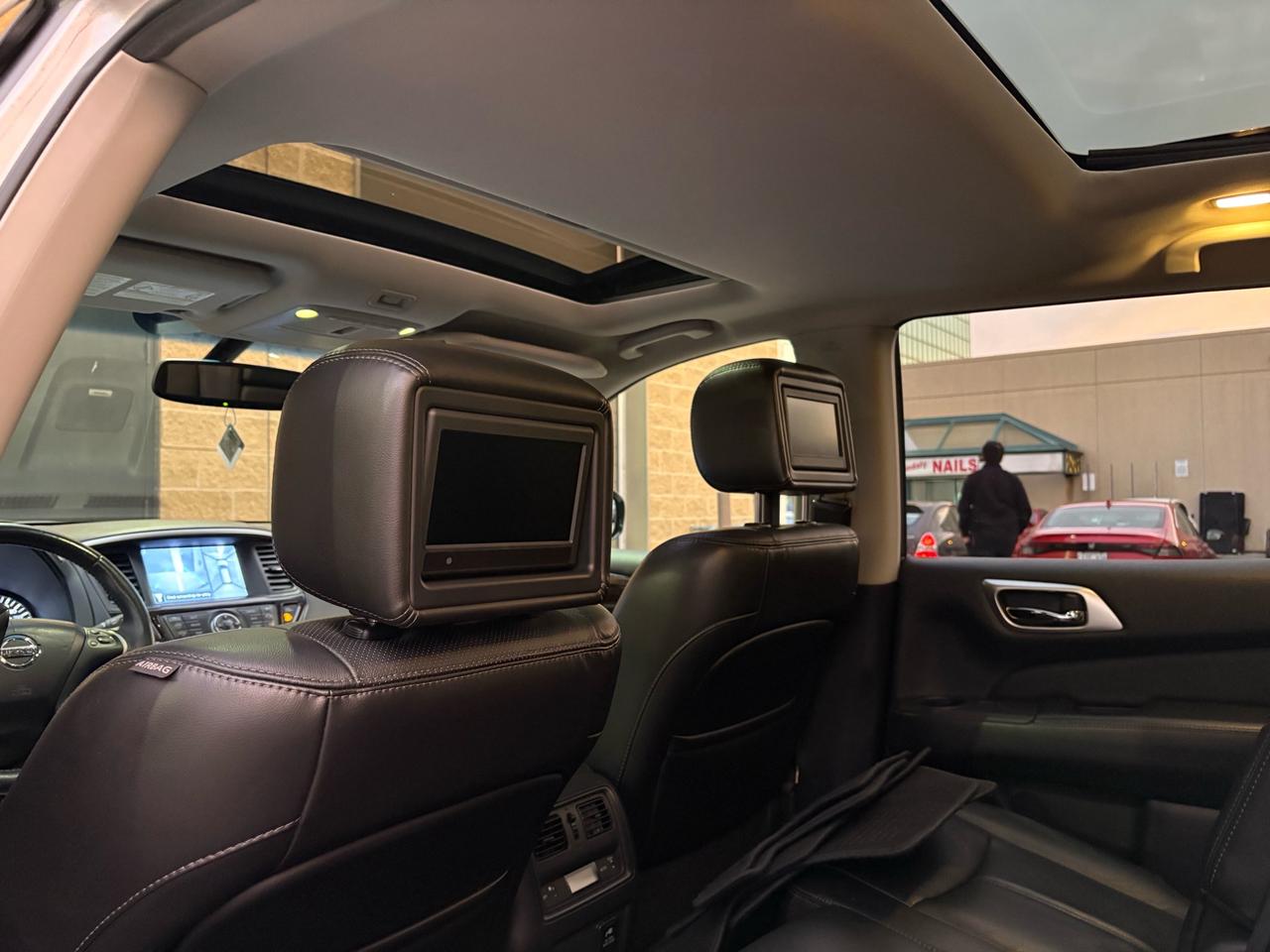 2014 Nissan Pathfinder 4WD 4DR PLATINUM Photo