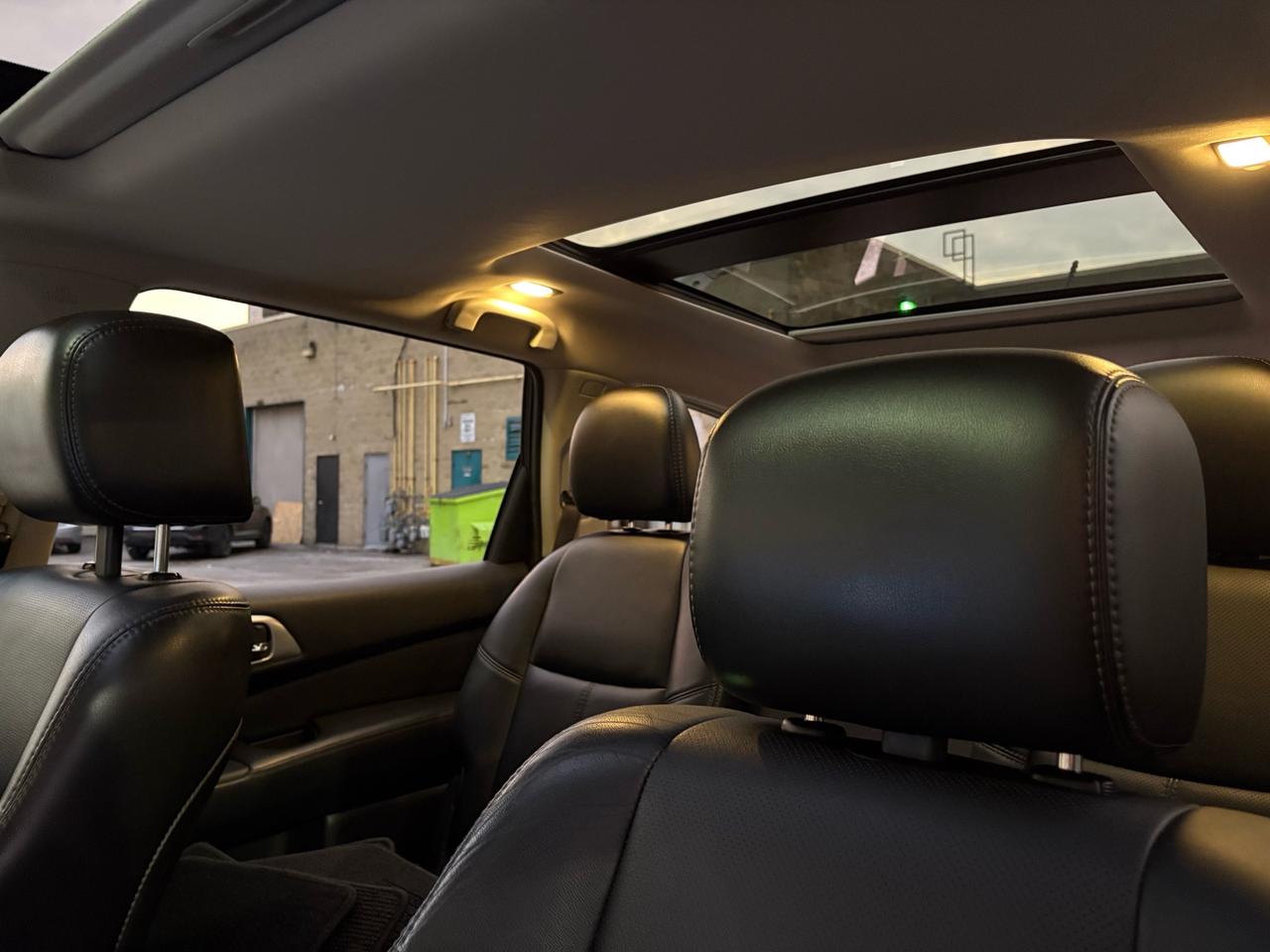2014 Nissan Pathfinder 4WD 4DR PLATINUM Photo
