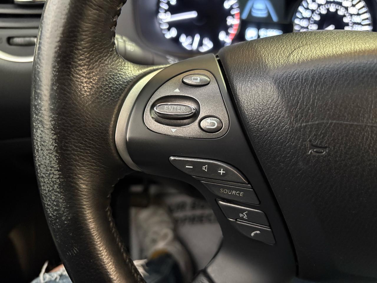 2014 Nissan Pathfinder 4WD 4DR PLATINUM Photo