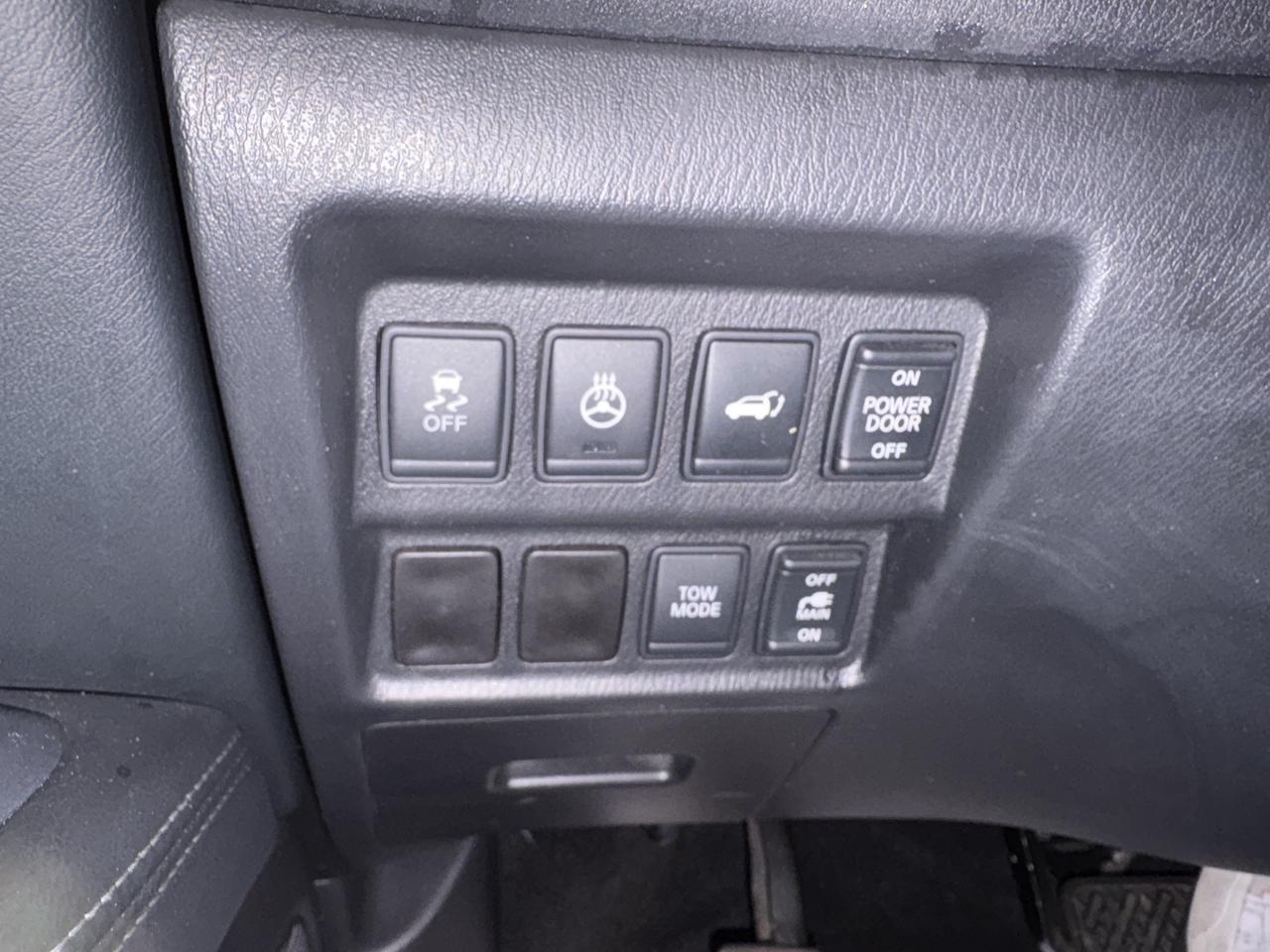 2014 Nissan Pathfinder 4WD 4DR PLATINUM Photo