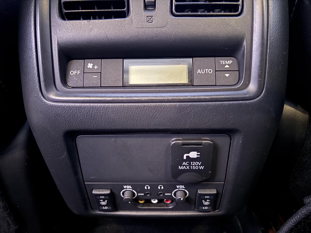 2014 Nissan Pathfinder 4WD 4DR PLATINUM Photo