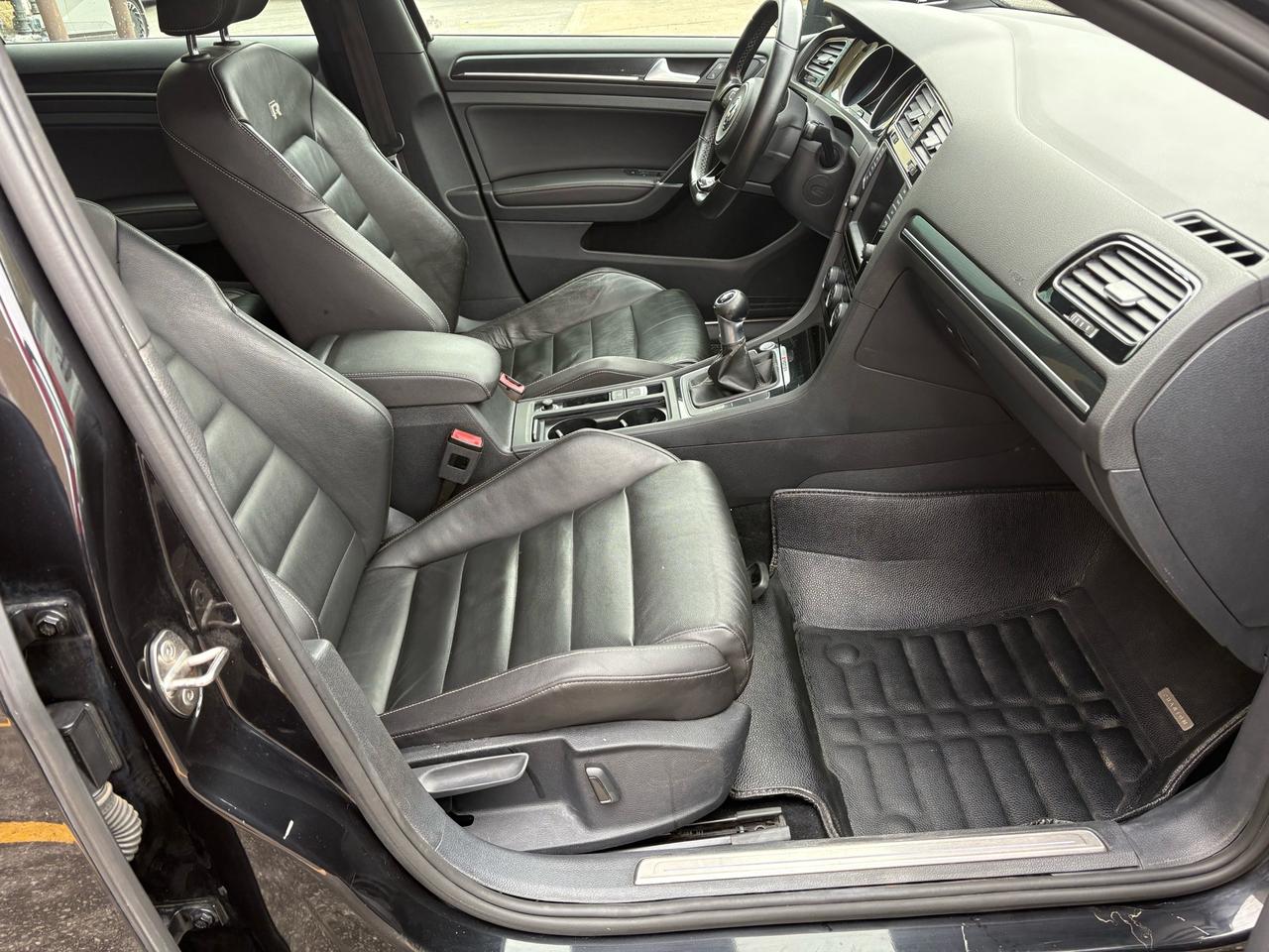 2016 Volkswagen Golf R 5dr HB Man Photo