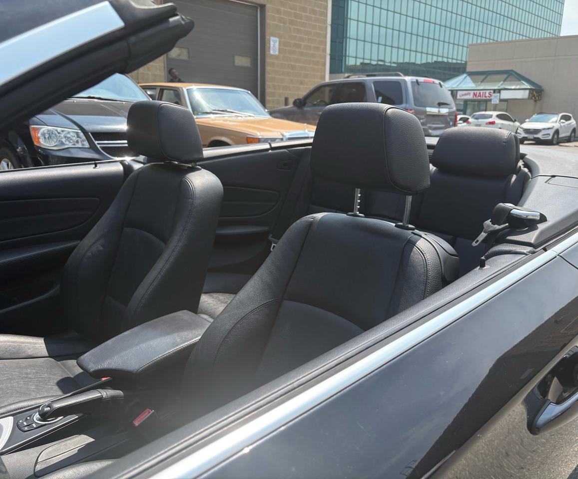 2012 BMW 1 Series 2dr Cabriolet 135i Photo