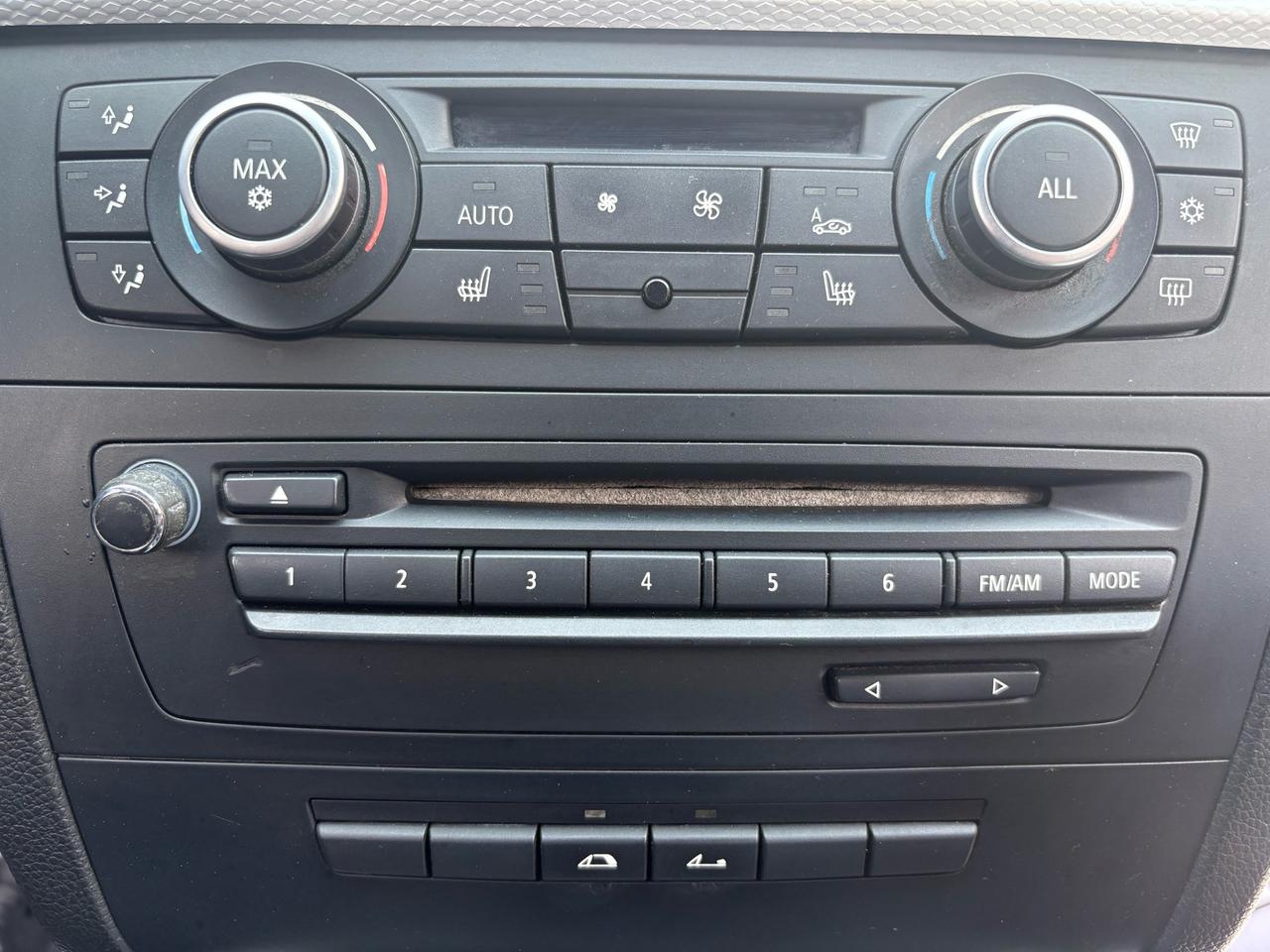 2012 BMW 1 Series 2dr Cabriolet 135i Photo