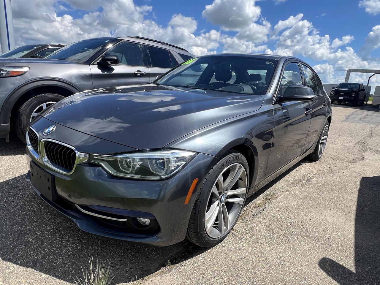 2016 BMW 3 Series 328i xDrive Photo4