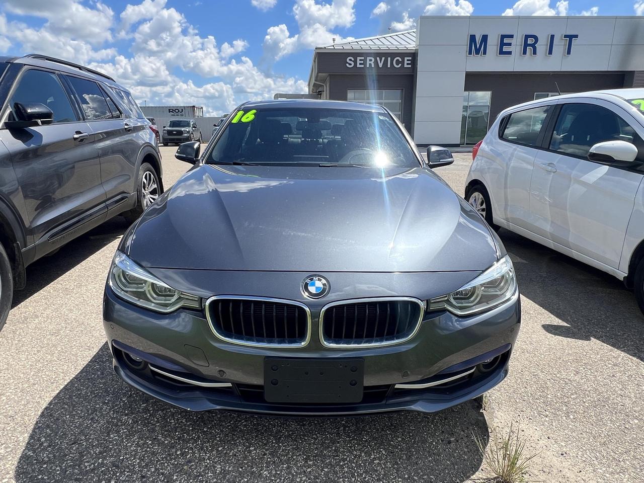2016 BMW 3 Series 328i xDrive Photo2