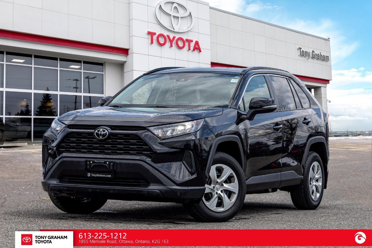 2022 Toyota RAV4 LE Photo
