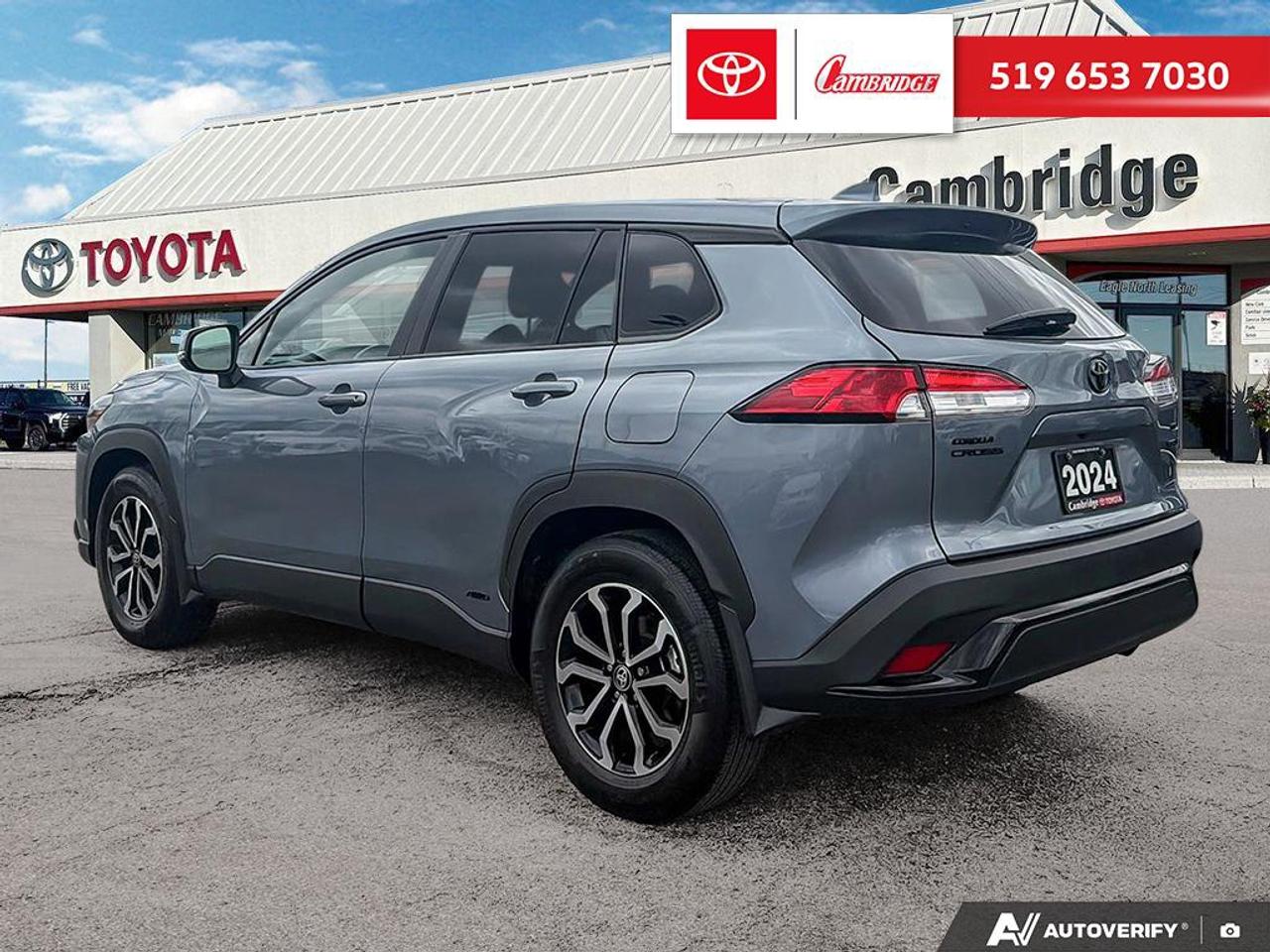 2024 Toyota Corolla Cross Hybrid SE HYBRID Photo3