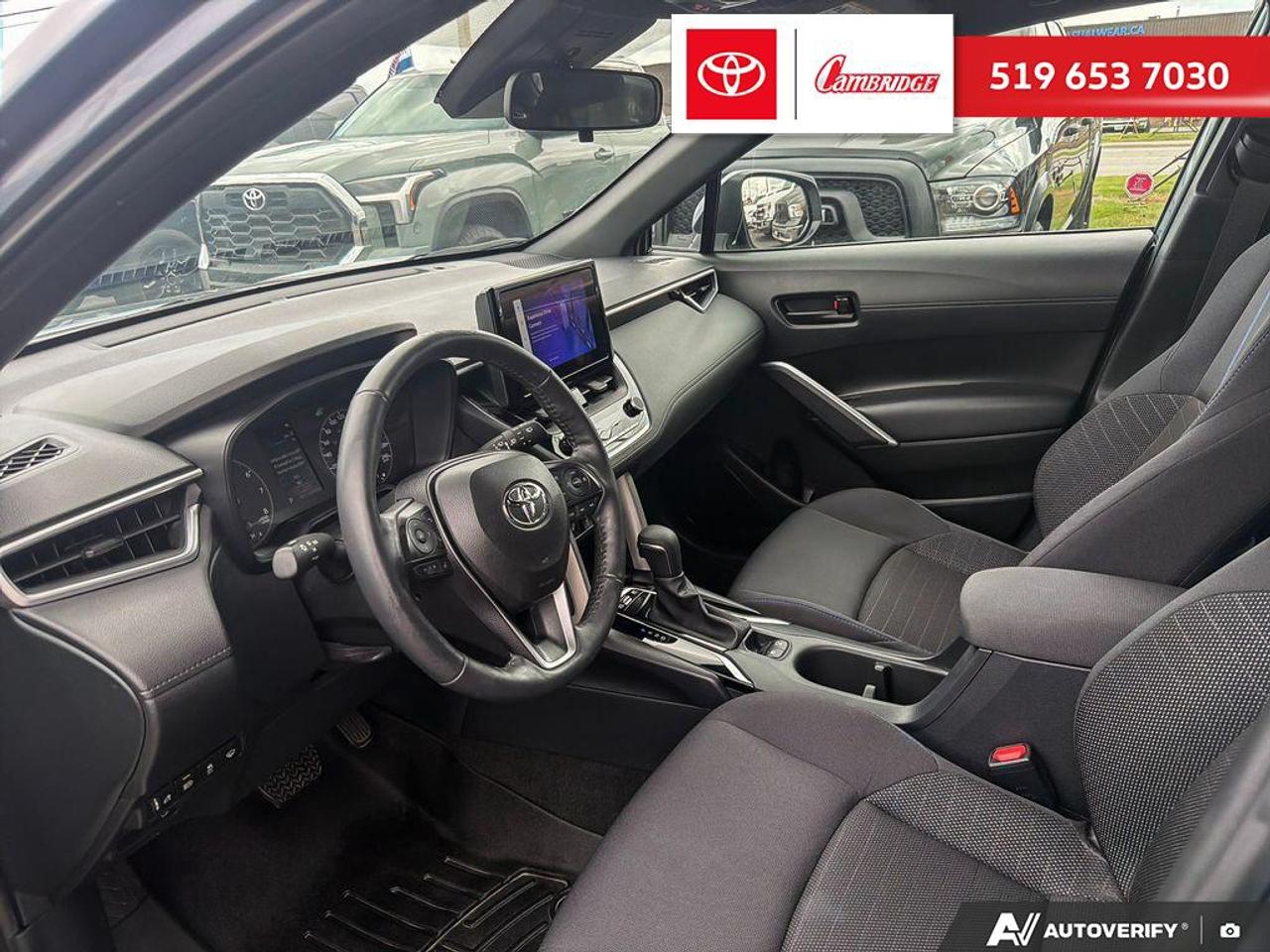 2024 Toyota Corolla Cross Hybrid SE HYBRID Photo