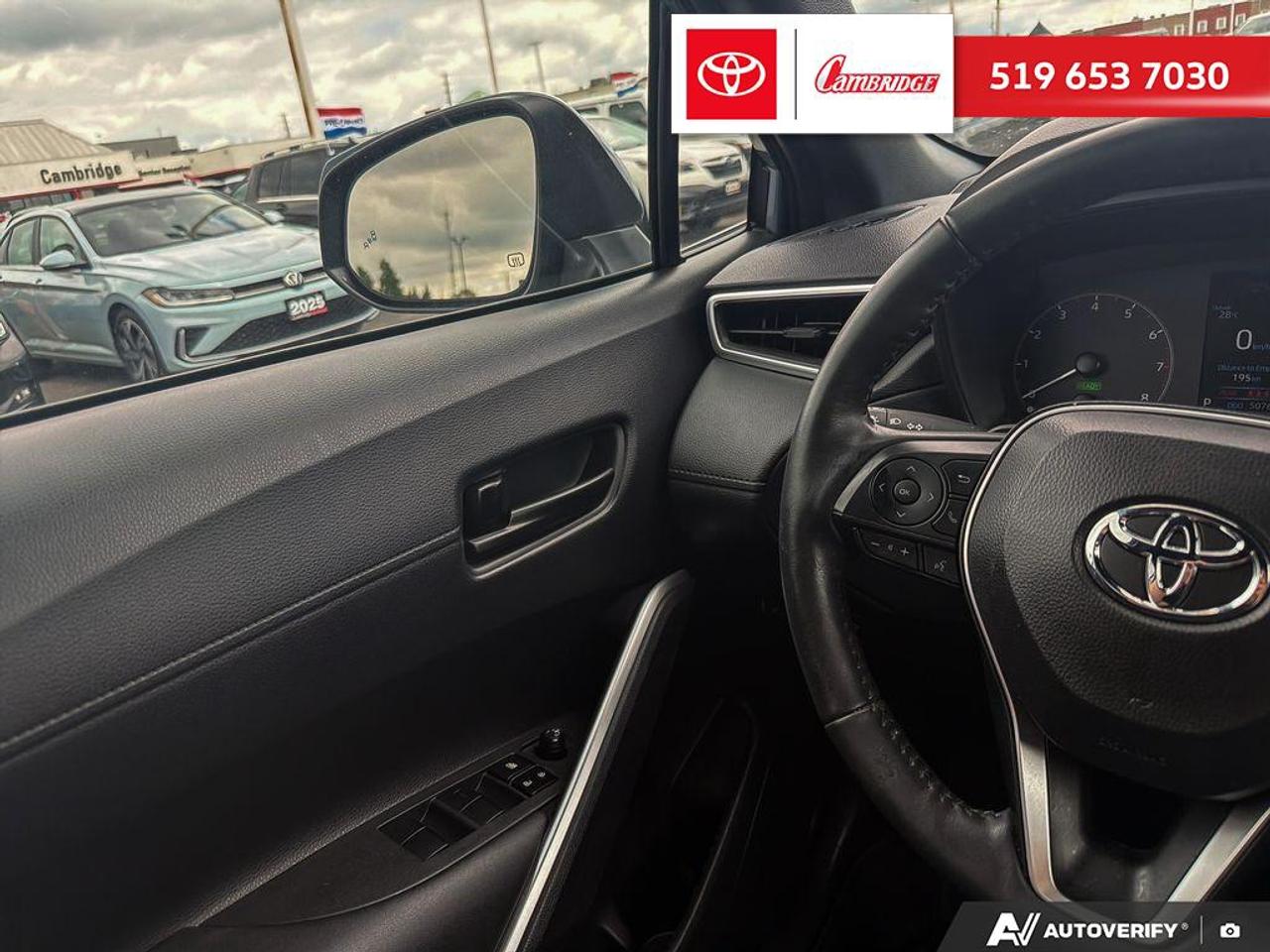 2024 Toyota Corolla Cross Hybrid SE HYBRID Photo