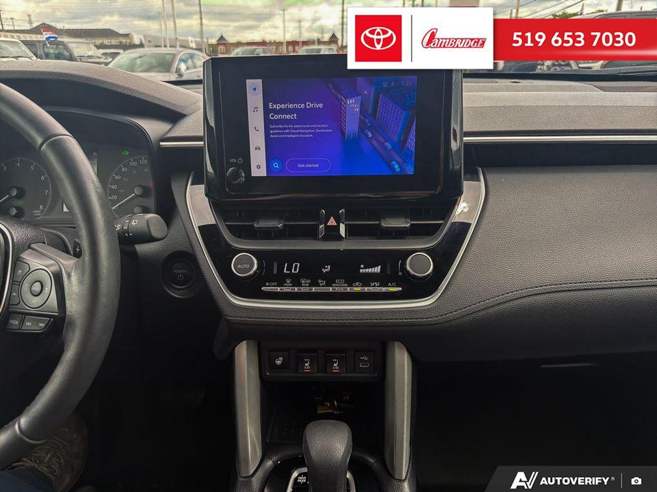 2024 Toyota Corolla Cross Hybrid SE HYBRID Photo