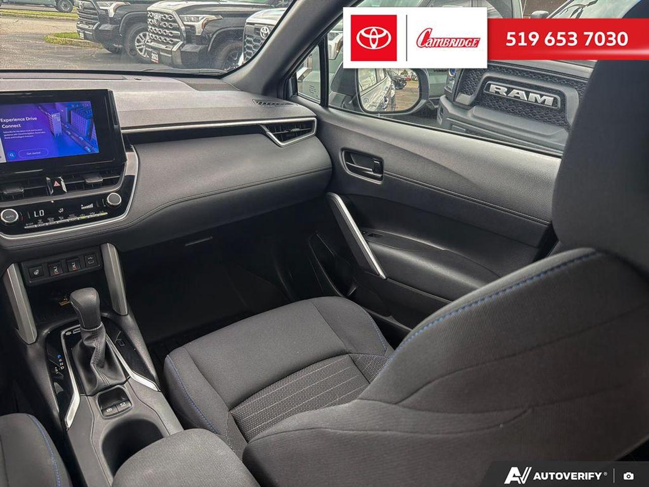 2024 Toyota Corolla Cross Hybrid SE HYBRID Photo