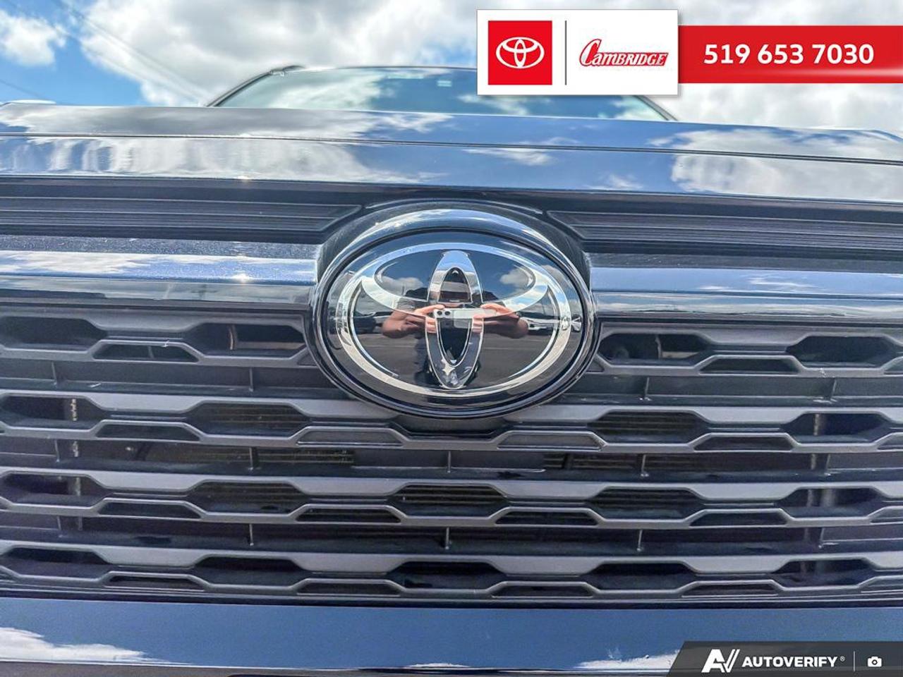 2021 Toyota RAV4 LE Photo