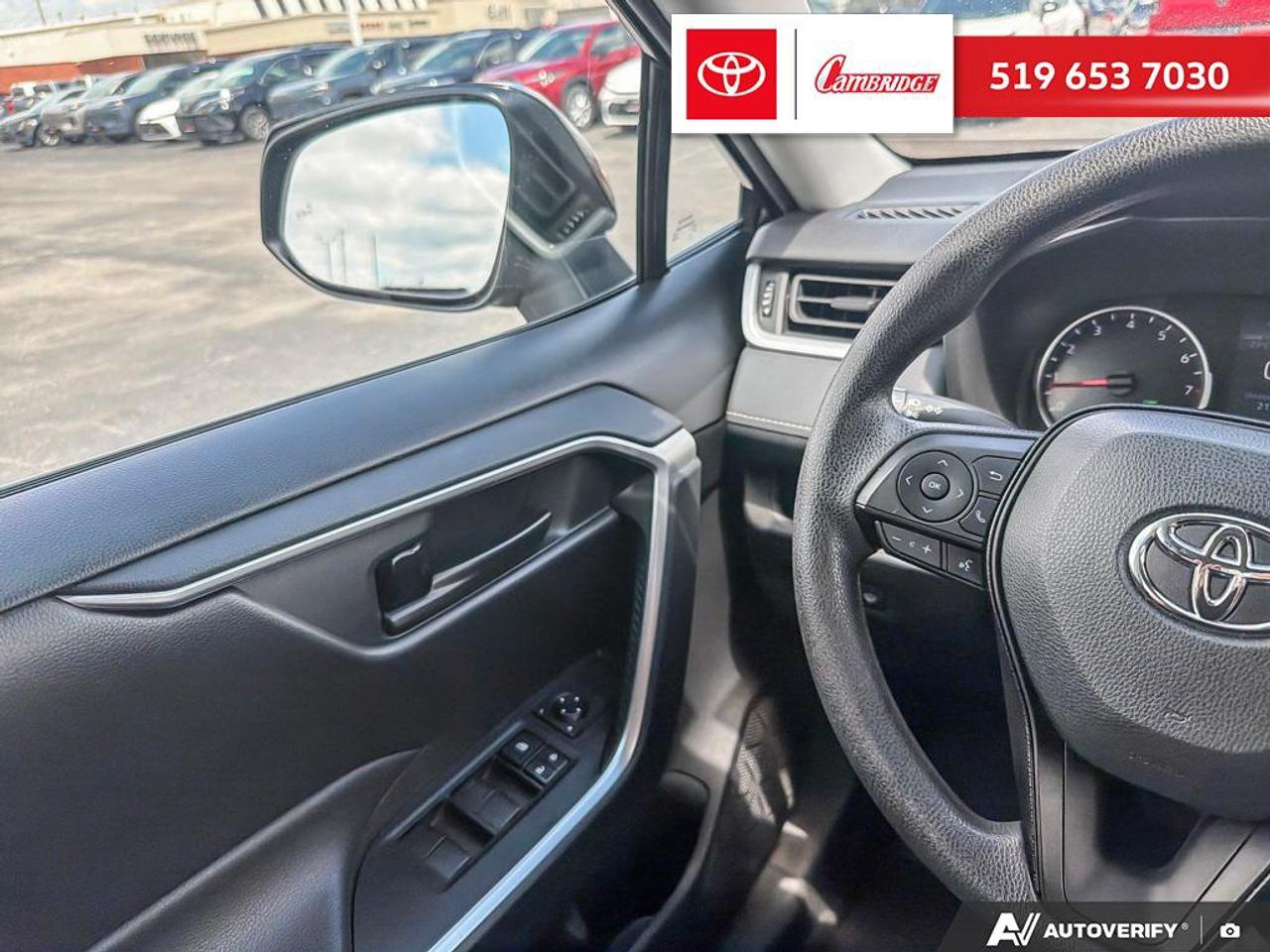 2021 Toyota RAV4 LE Photo