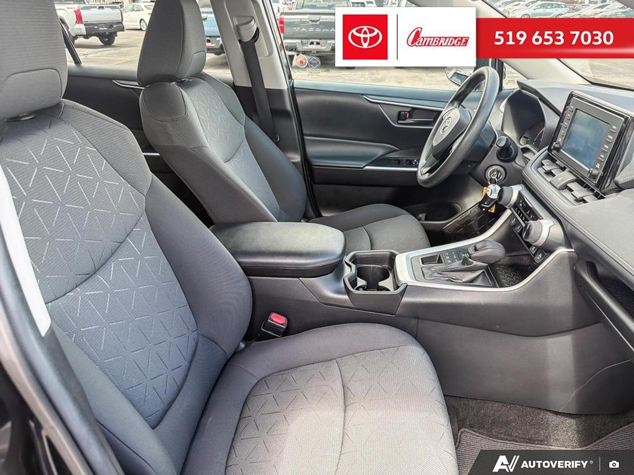 2021 Toyota RAV4 LE Photo