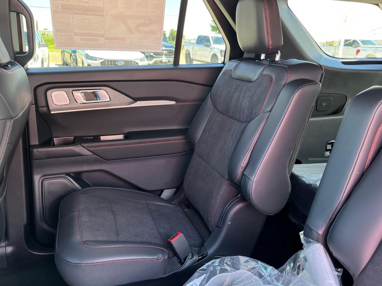 2026 Ford Explorer ST Photo