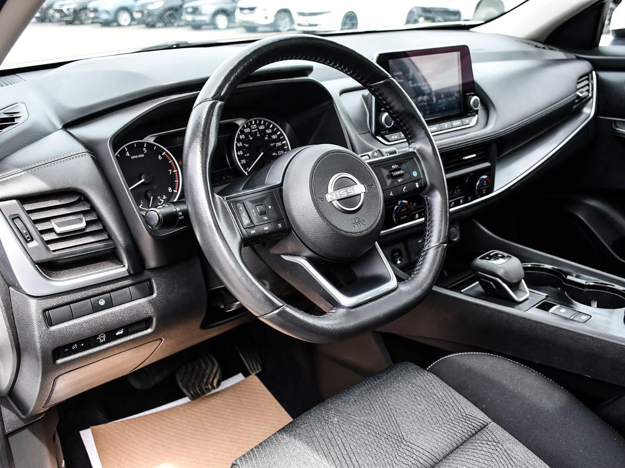 2024 Nissan Rogue SV MOONROOF Photo