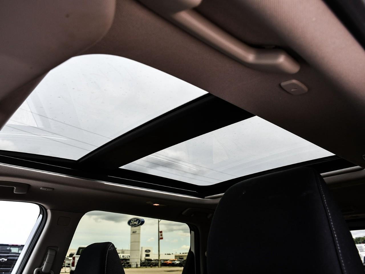 2024 Nissan Rogue SV MOONROOF Photo