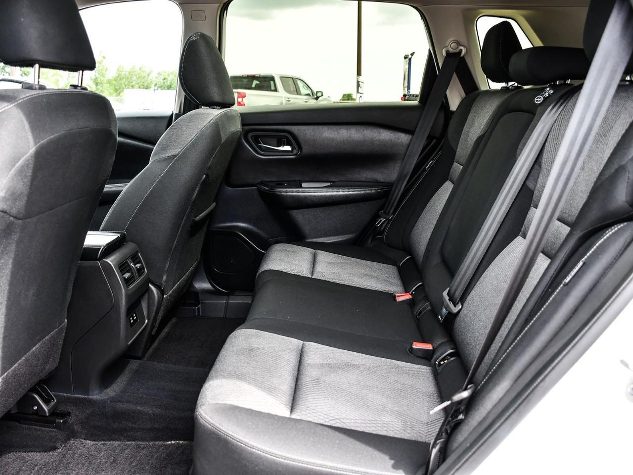 2024 Nissan Rogue SV MOONROOF Photo