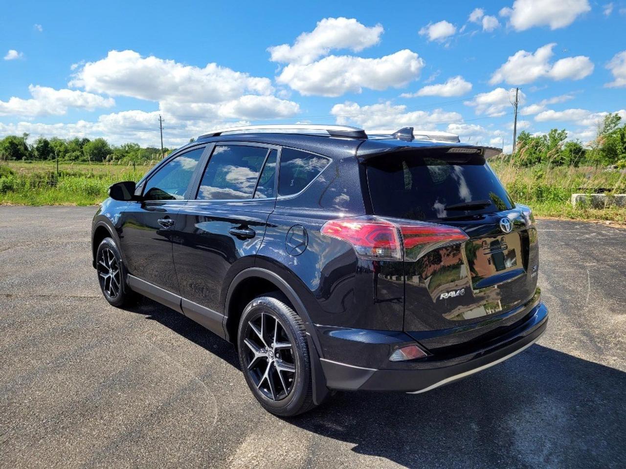 2018 Toyota RAV4 Hybrid AWD Hybrid SE Photo