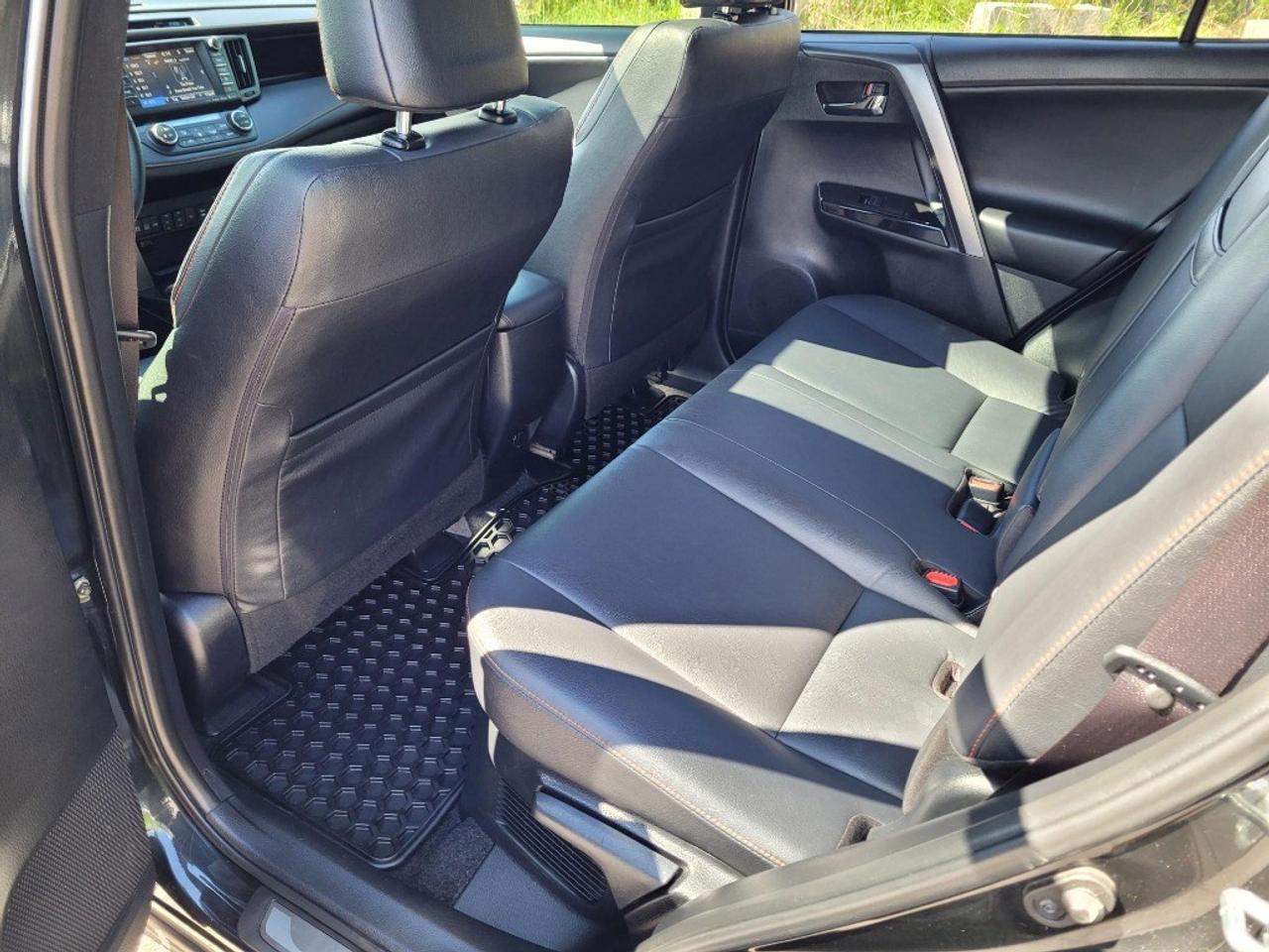 2018 Toyota RAV4 Hybrid AWD Hybrid SE Photo