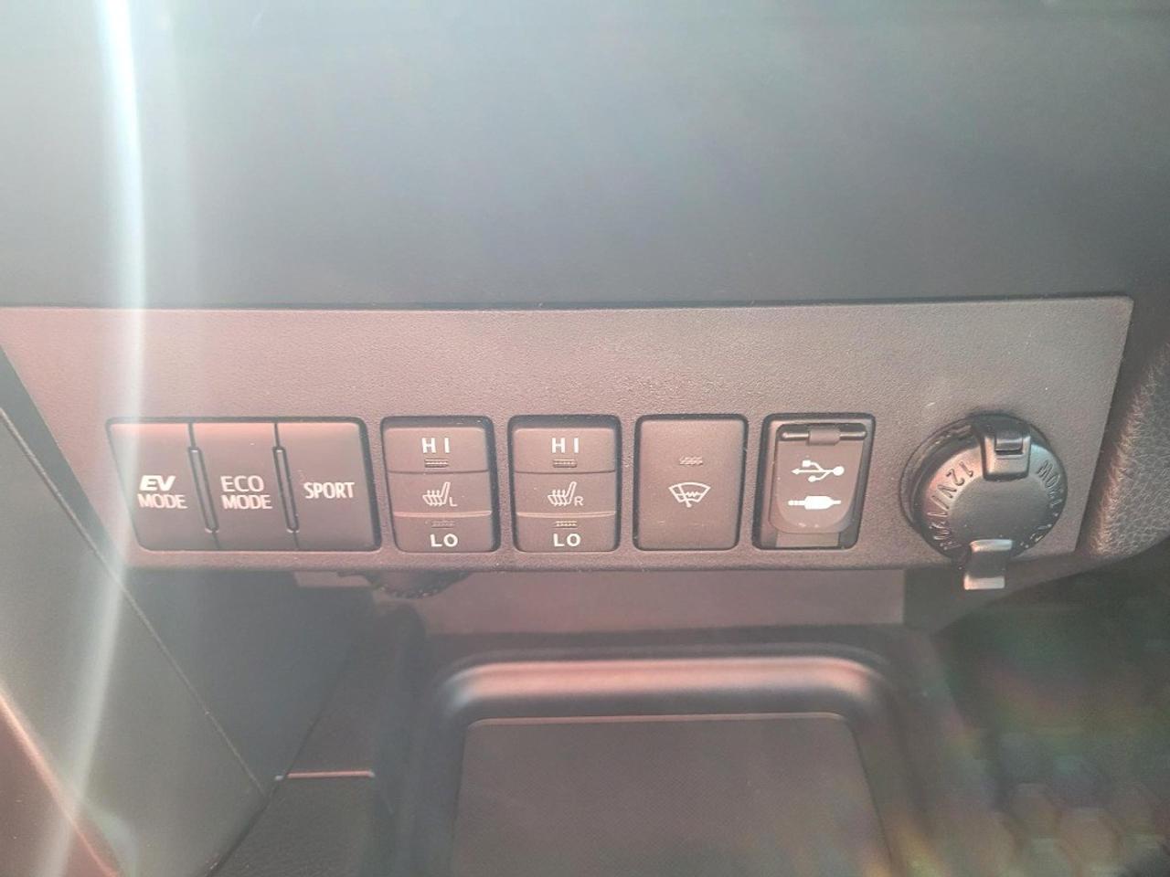 2018 Toyota RAV4 Hybrid AWD Hybrid SE Photo