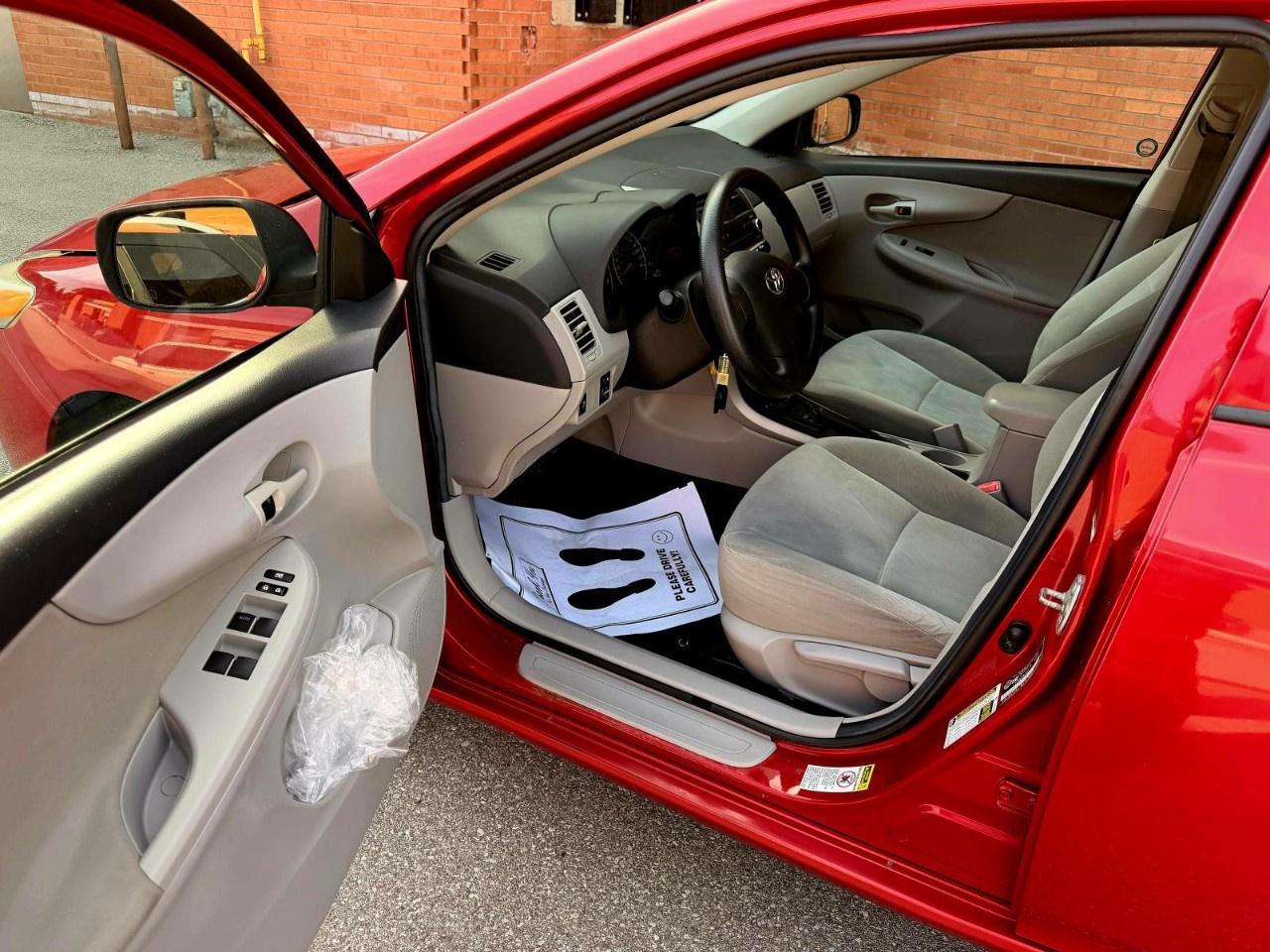 2011 Toyota Corolla 4DR SDN AUTO LE Photo