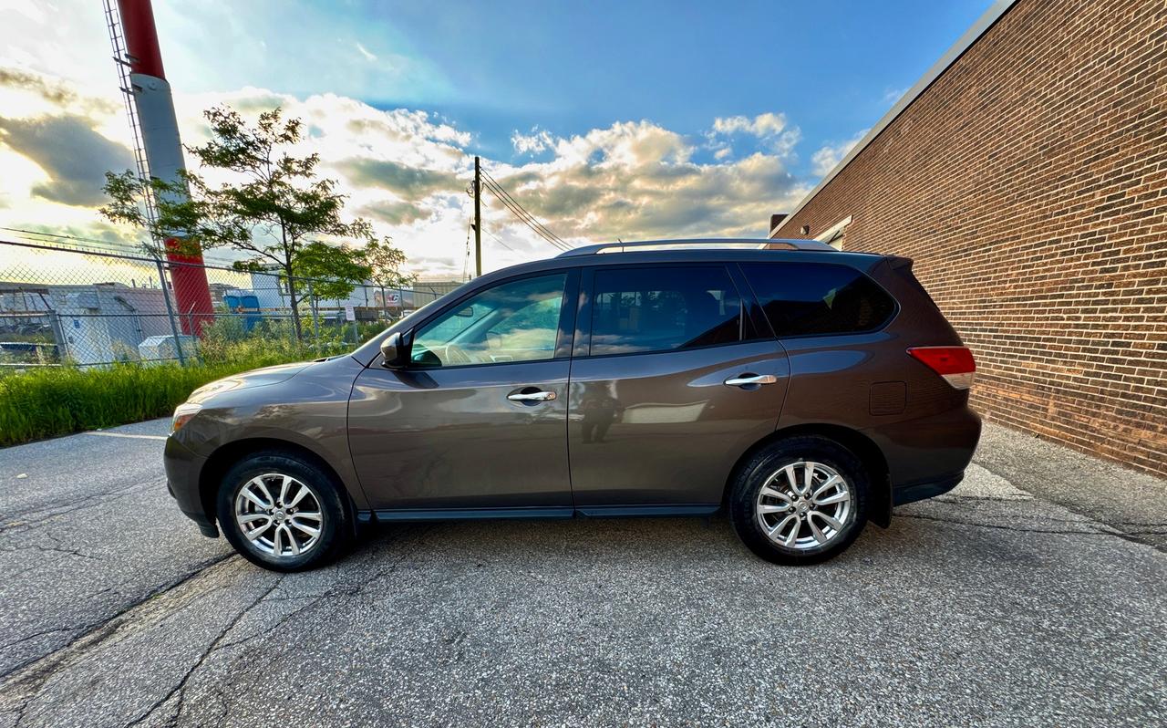 2016 Nissan Pathfinder Platinum Photo3