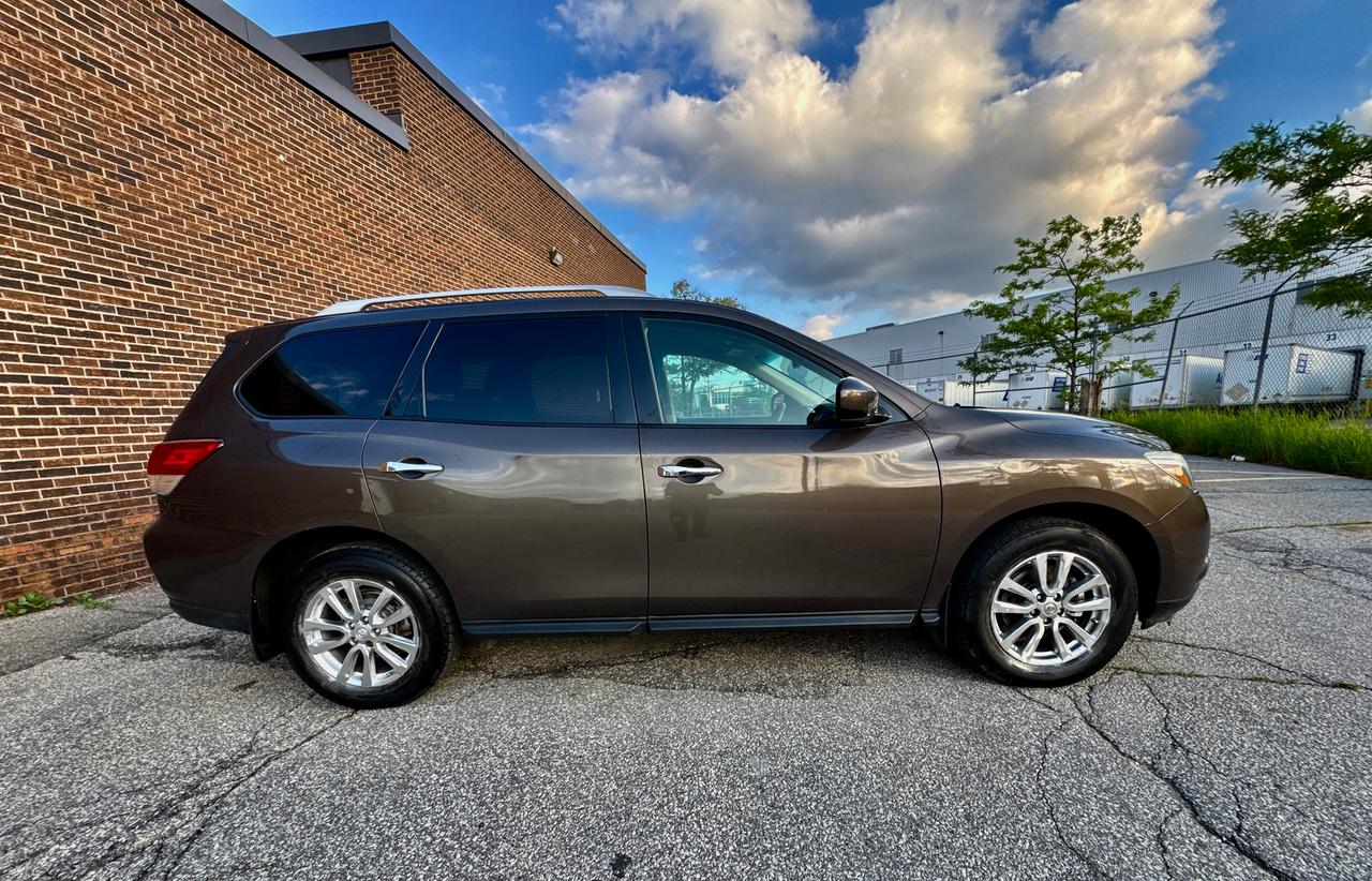 2016 Nissan Pathfinder Platinum Photo