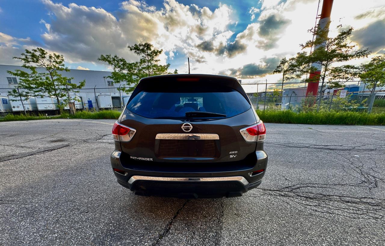 2016 Nissan Pathfinder Platinum Photo