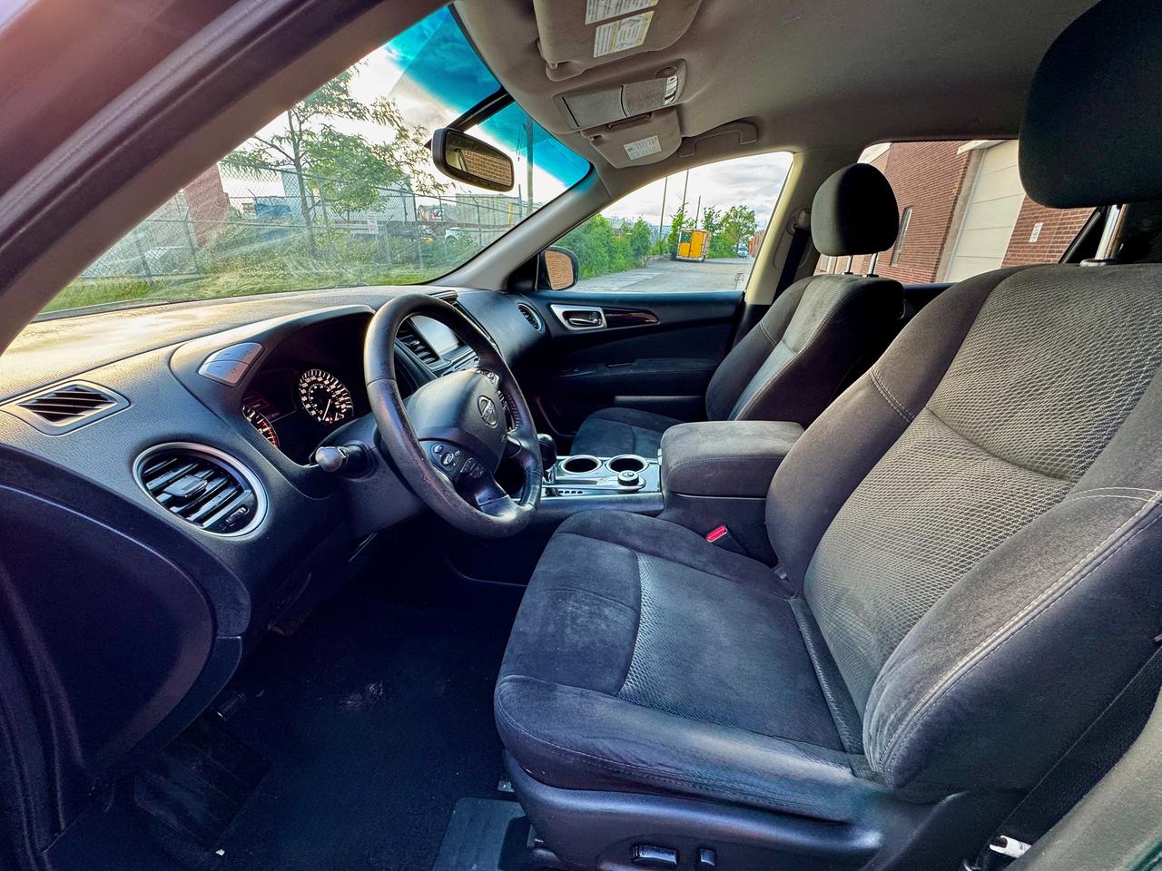 2016 Nissan Pathfinder Platinum Photo