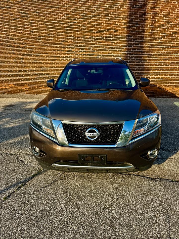 2016 Nissan Pathfinder Platinum Photo