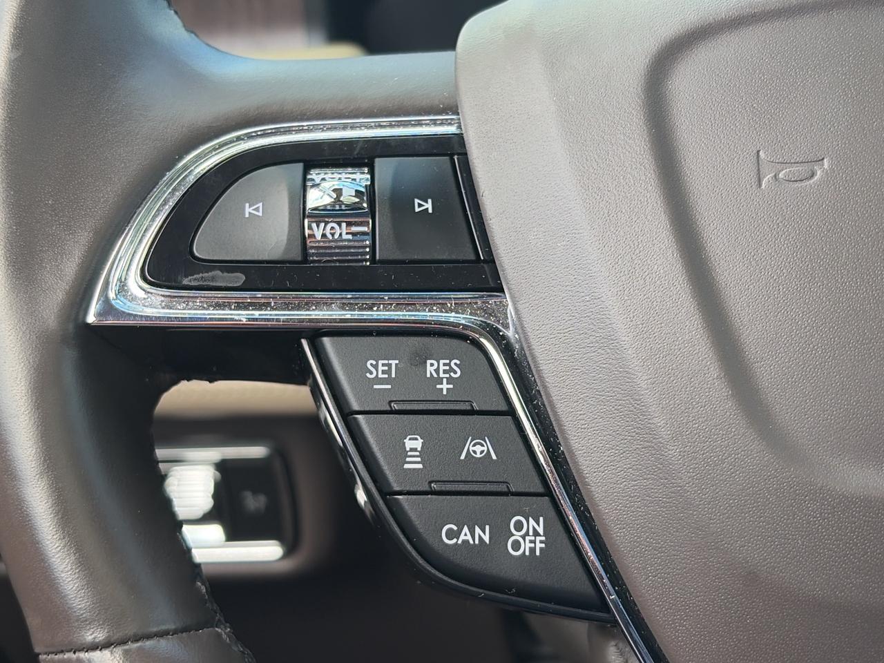 2022 Lincoln Nautilus Reserve AWD Photo