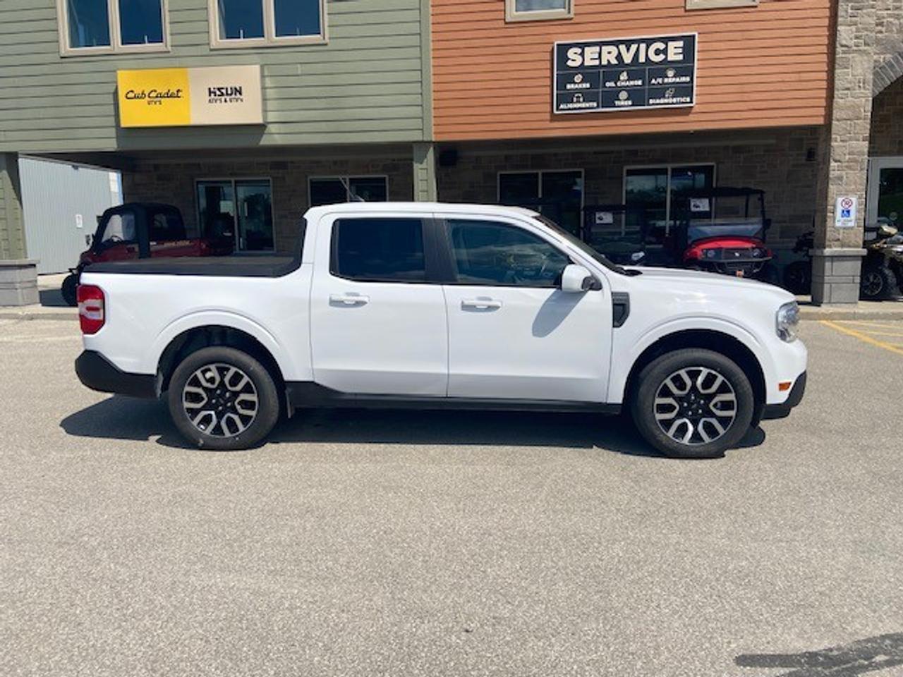 2023 Ford Maverick Lariat AWD SuperCrew Photo1