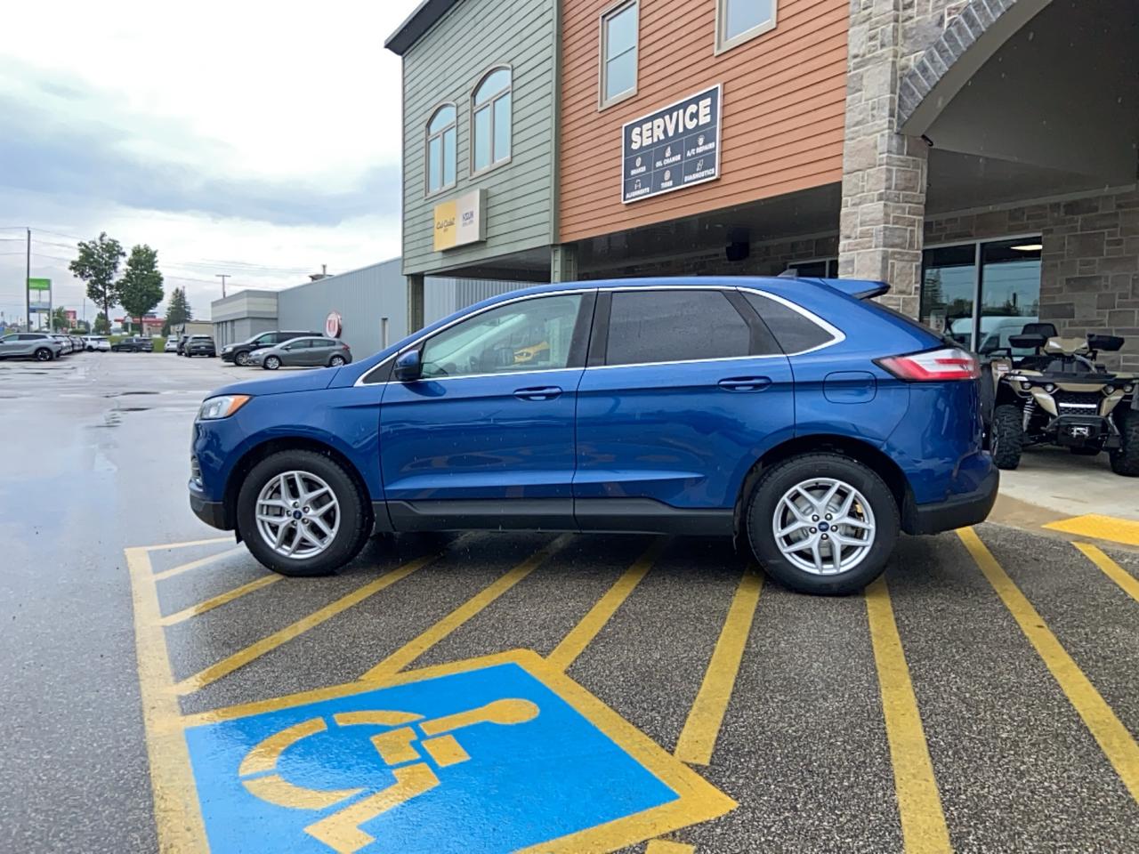 2022 Ford Edge SEL Photo4