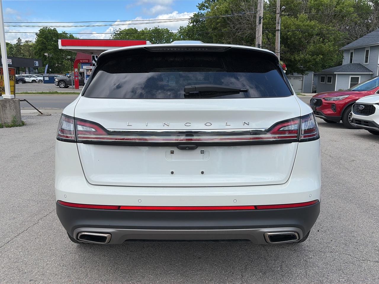 2022 Lincoln Nautilus Reserve AWD Photo4
